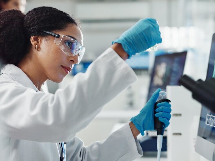 Women in a lab