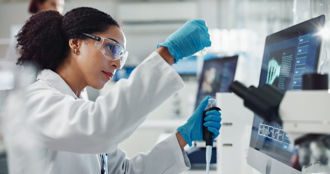 Why does LipoGalen® set new standards for excipients? Women in a lab
