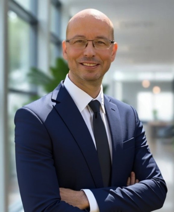 Contact Person Tobias Mesecke